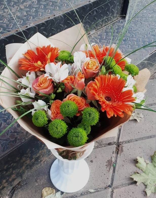 Букет цветов из: Герберы, Хризантемы, Альстромерии и Розы в Кармалиновской