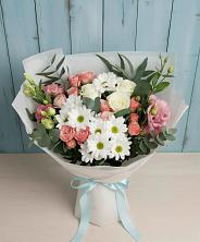 Букет цветов из:  Розы, Лизиантусы и Хризантемы в Кармалиновской