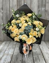 Букет цветов из:  Розы и Лизиантусы в Кармалиновской