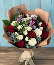 Букет цветов из:  Розы и Альстромерии в Кармалиновской