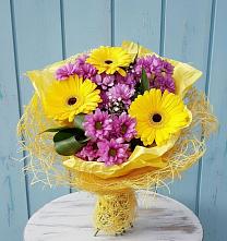 Букет цветов из:  Хризантемы и Герберы в Кармалиновской