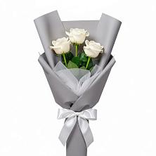 Букет 3 белые розы в Кармалиновской