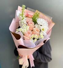 Букет цветов из:  Хризантемы и Розы в Кармалиновской