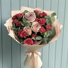 Букет цветов из:  Гвоздики и Розы в Кармалиновской