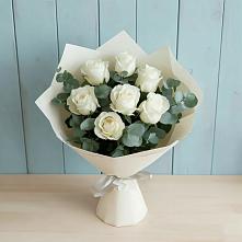 Букет Белые розы в Эвкалипте в Кармалиновской