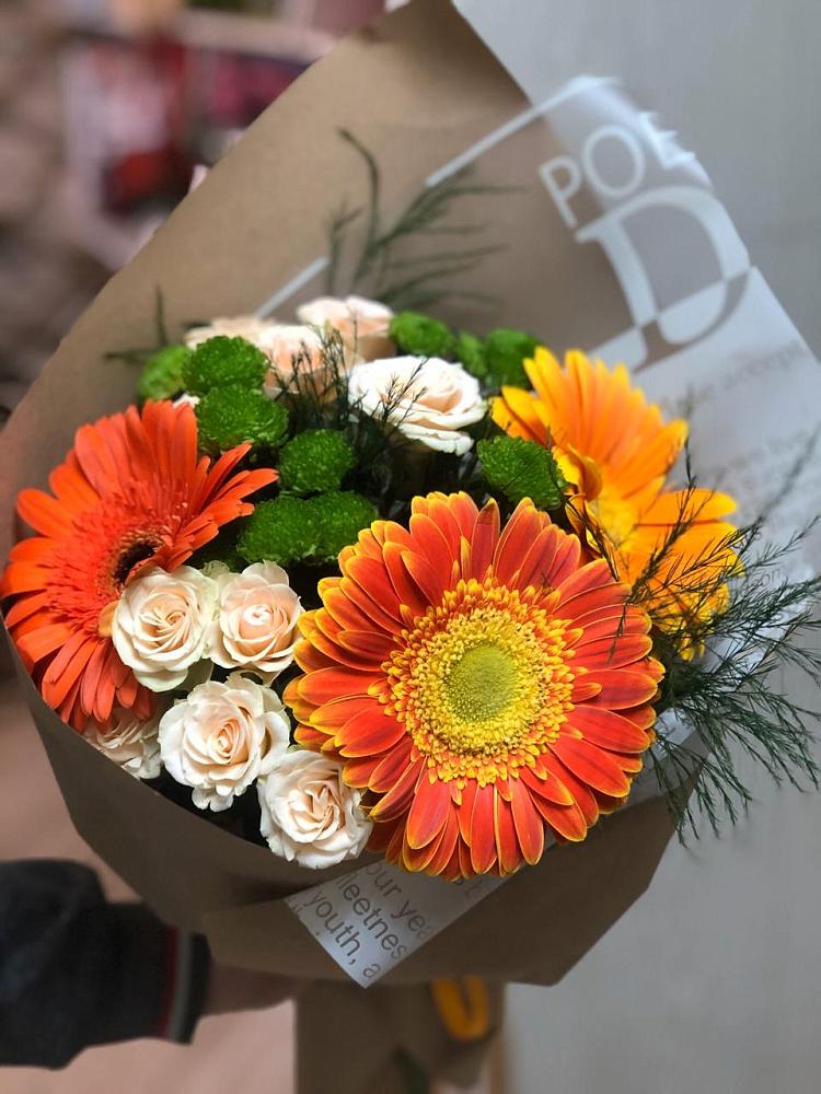 Букет цветов из: Герберы, Хризантемы и Розы в Кармалиновской