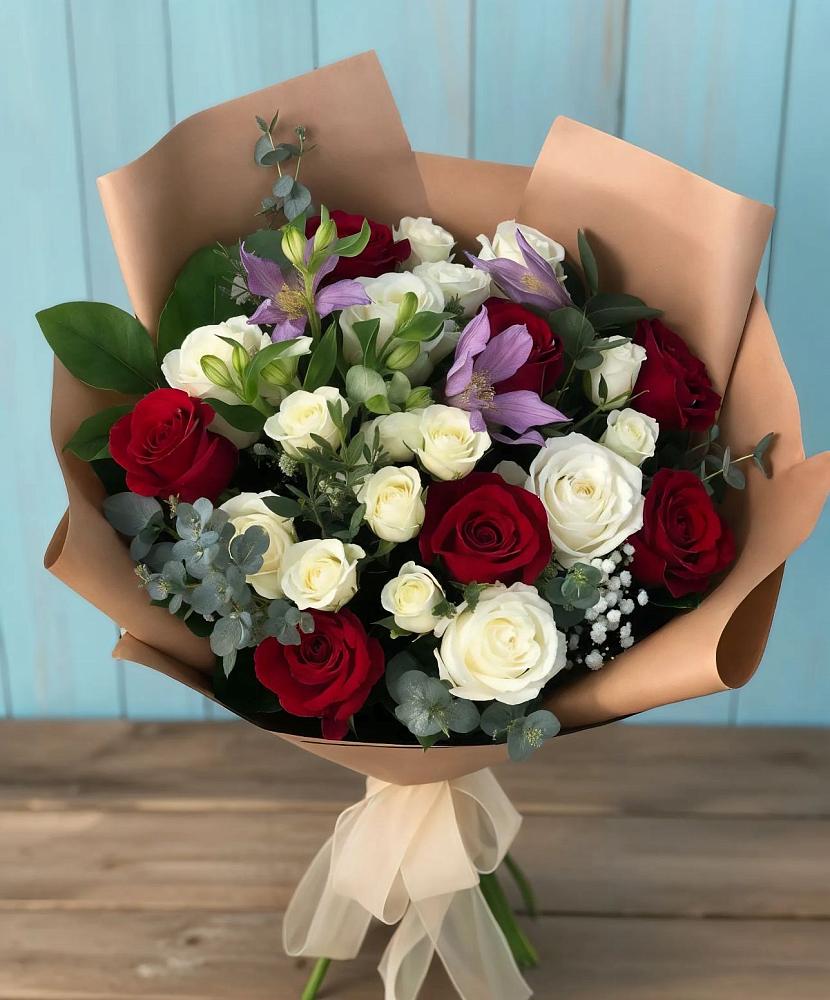 Букет цветов из: Розы и Альстромерии в Кармалиновской